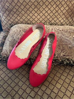 Sam & Libby Red Scalloped Ballet Flats